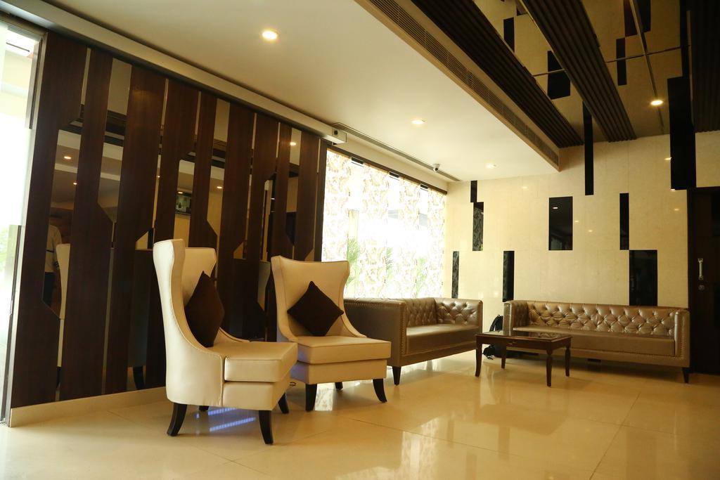 Hotel Park Grand Chandīgarh Εξωτερικό φωτογραφία