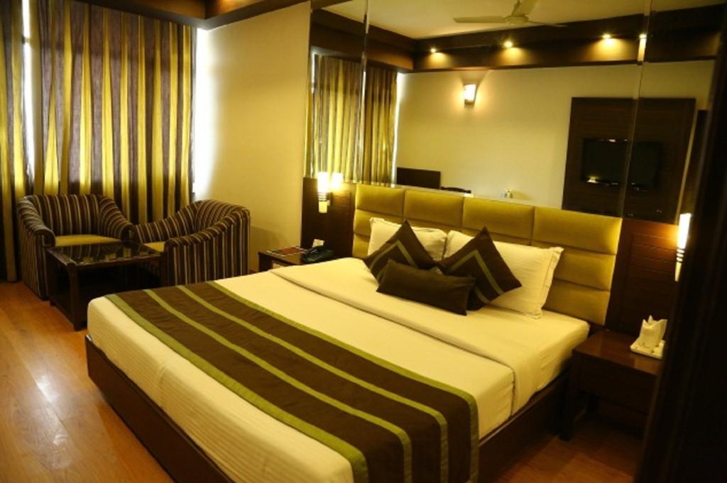 Hotel Park Grand Chandīgarh Εξωτερικό φωτογραφία