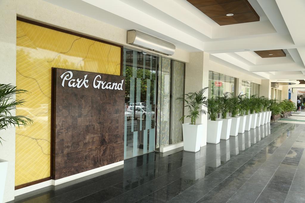 Hotel Park Grand Chandīgarh Εξωτερικό φωτογραφία
