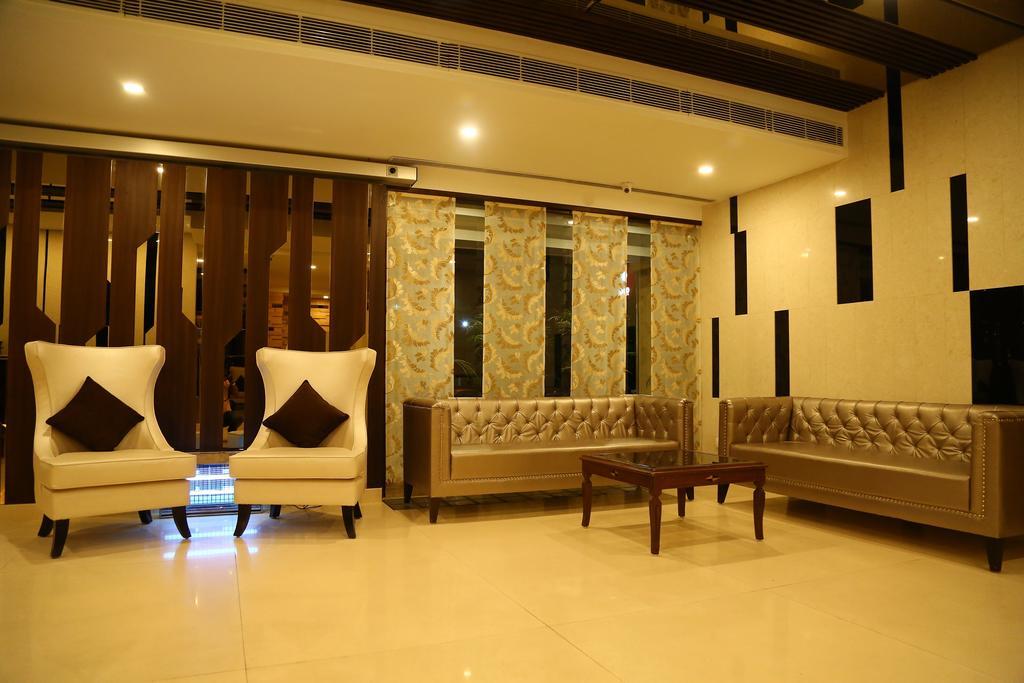 Hotel Park Grand Chandīgarh Εξωτερικό φωτογραφία
