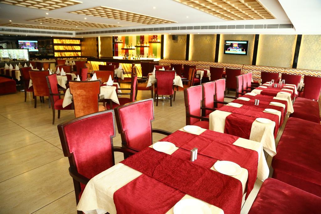Hotel Park Grand Chandīgarh Εξωτερικό φωτογραφία