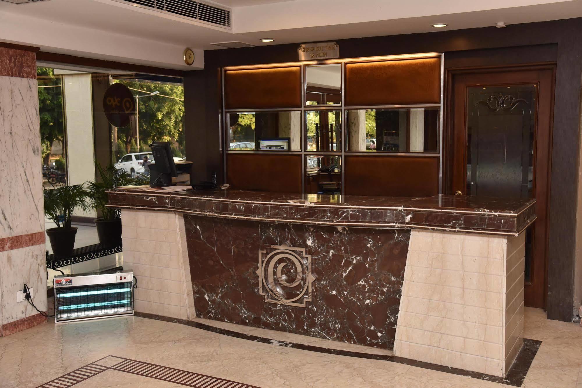 Hotel Park Grand Chandīgarh Εξωτερικό φωτογραφία