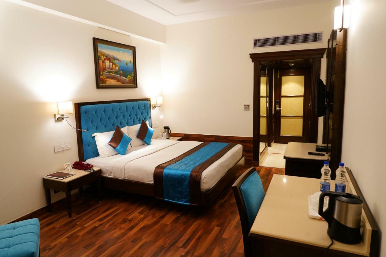 Hotel Park Grand Chandīgarh Εξωτερικό φωτογραφία